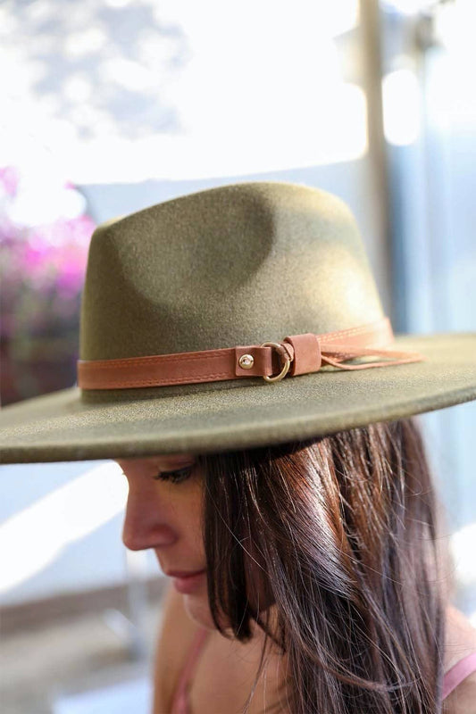 Stylish Flat Brim Buckle Hat – Your Go-To Sun Hat 🕶️