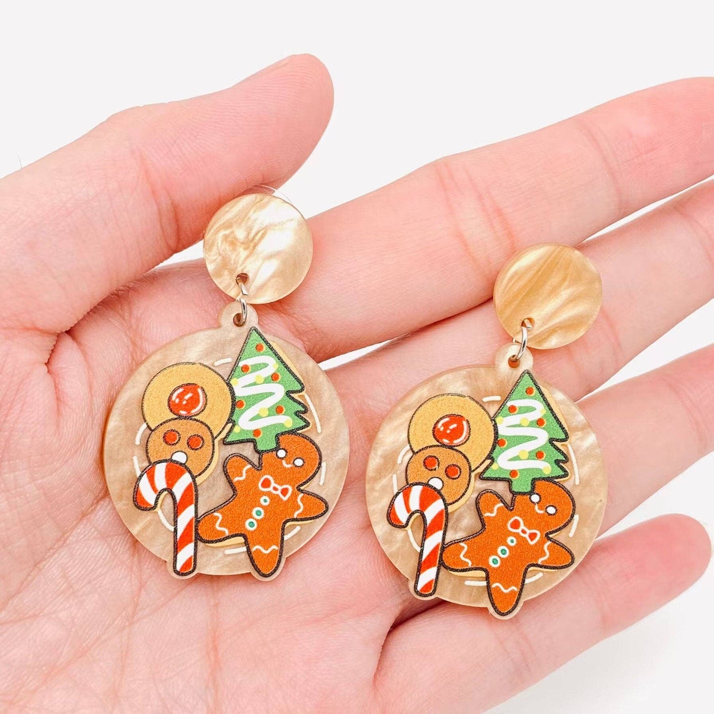 Circular Acrylic Christmas Tree Gingerbread Man Pattern Post